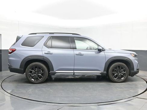 Used 2025 Honda Pilot Touring image 11
