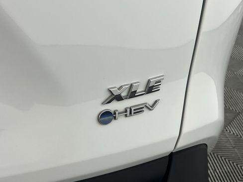 Used 2025 Toyota RAV4 XLE AWD/4WD image 27