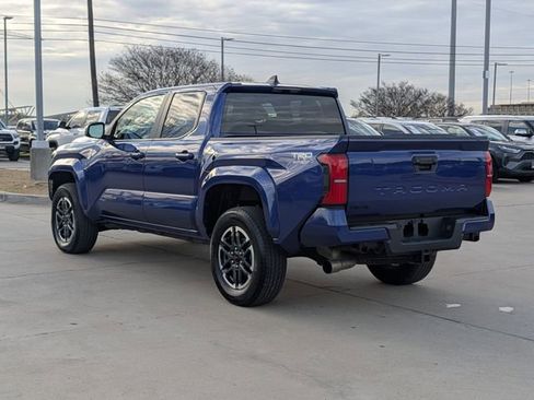 Used 2025 Toyota Tacoma TRD Sport image 9