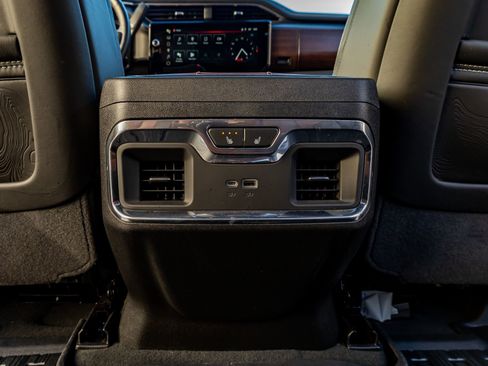 Used 2025 GMC Sierra 2500 Denali Ultimate AWD/4WD image 31