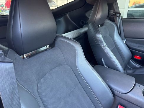 Certified 2024 Nissan Z Performance w/ Floor Mat Package image 15