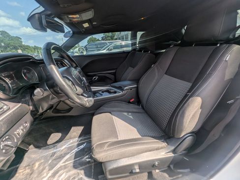 Used 2019 Dodge Challenger SXT RWD image 18