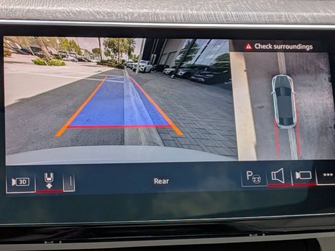 Used 2024 Audi Q8 e-tron Prestige image 13