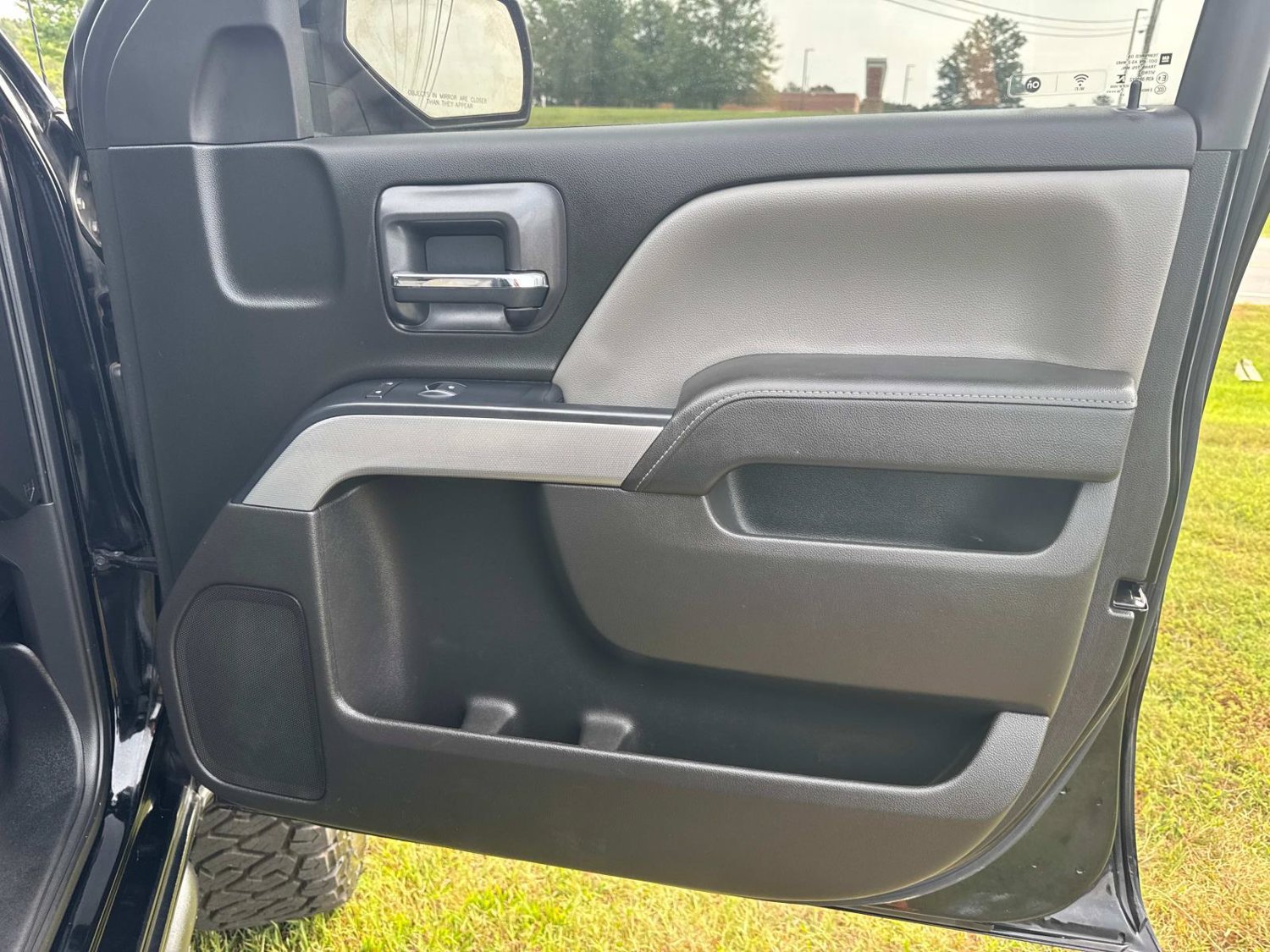 Used 2018 Chevrolet Silverado 1500 LT w/ All Star Edition AWD/4WD image 25