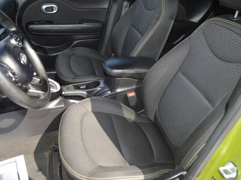 Used 2015 Kia Soul + image 14