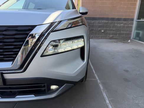 Used 2022 Nissan Rogue SL FWD image 11