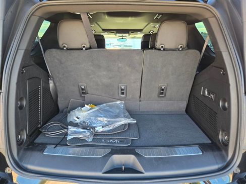 Used 2023 GMC Yukon Denali w/ Denali Reserve Package image 16