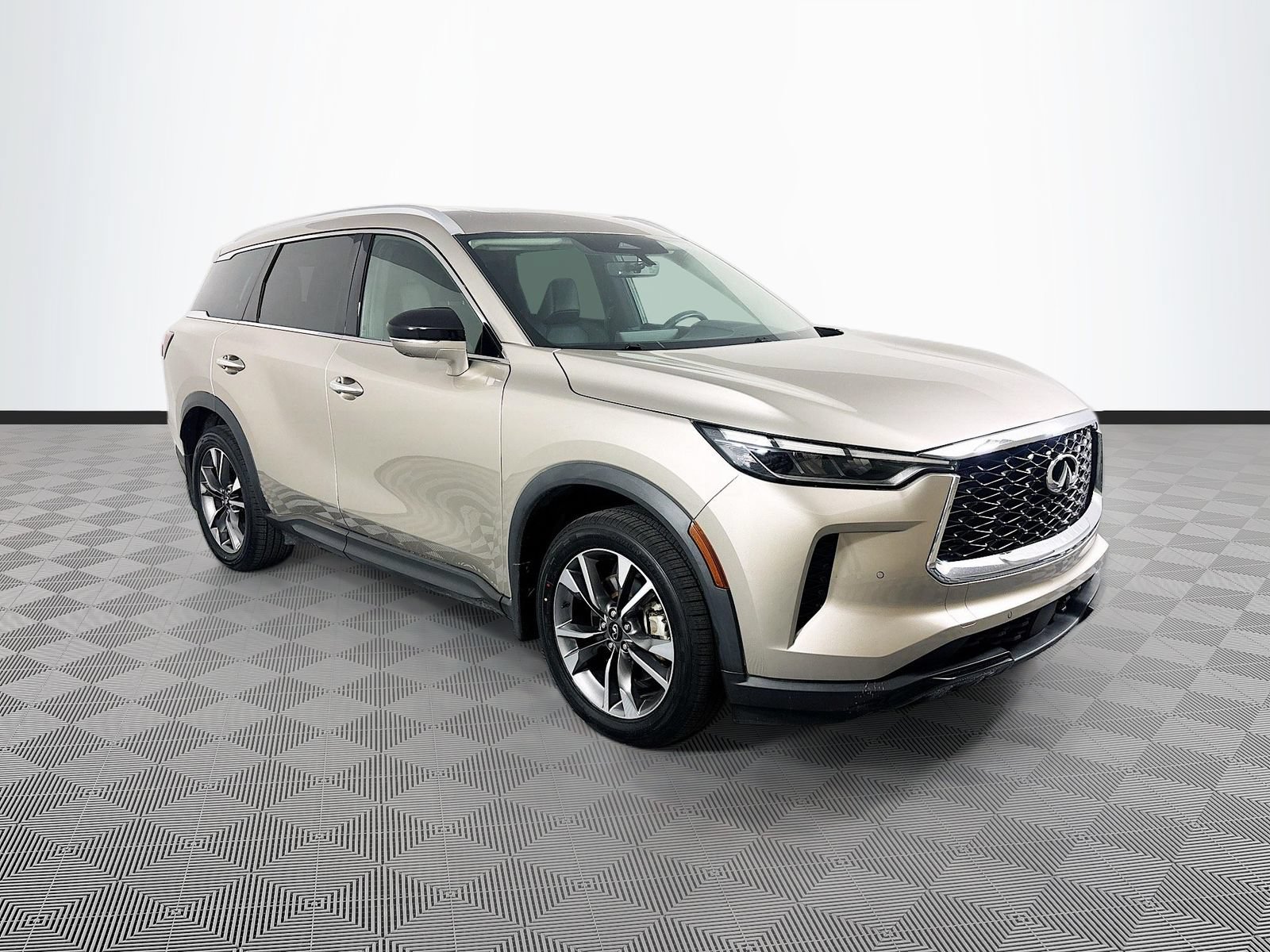 Used 2023 INFINITI QX60 Luxe w/ Cargo Package AWD/4WD image 1