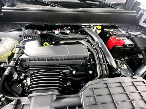 Used 2025 Ford Maverick XLT w/ 4K Tow Package AWD/4WD image 9