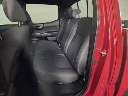 Used 2018 Toyota Tacoma TRD Off-Road AWD/4WD image 23