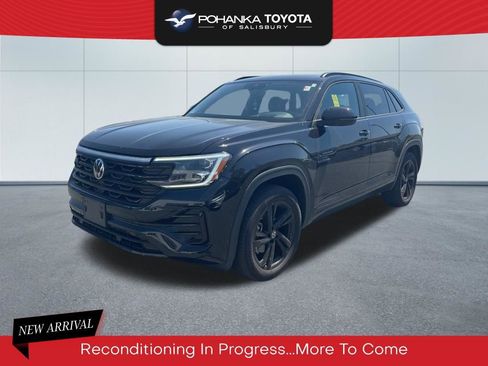 Used 2025 Volkswagen Atlas Cross Sport SEL R-Line AWD/4WD image 1
