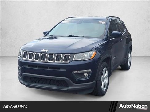 Used 2019 Jeep Compass Latitude image 1