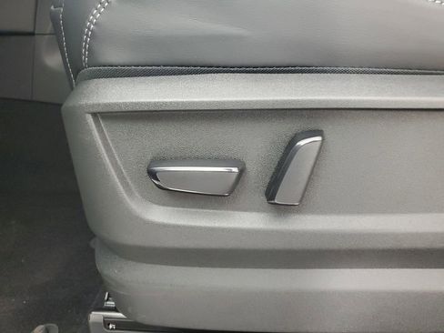 New 2026 Nissan Armada SV image 30