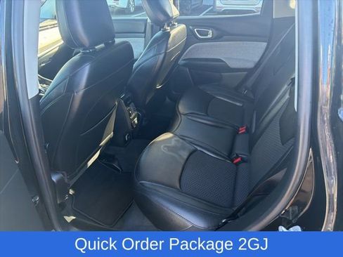 Used 2022 Jeep Compass Latitude image 17