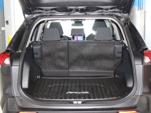 Used 2024 Toyota RAV4 LE AWD/4WD image 23