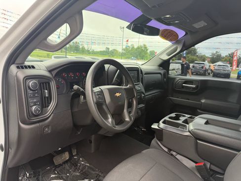 Used 2022 Chevrolet Silverado 1500 Custom AWD/4WD image 13