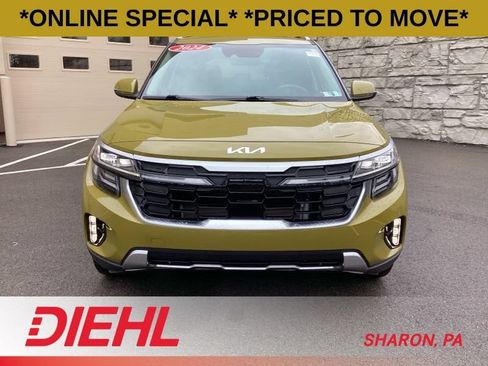 Used 2024 Kia Seltos SX w/ SX Sunroof Package AWD/4WD image 2