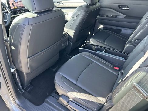 New 2026 Nissan Pathfinder SL w/ SL Premium Package AWD/4WD image 19