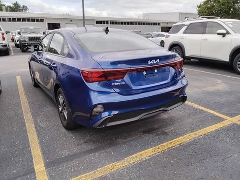 Used 2024 Kia Forte LXS w/ LXS Technology Package FWD image 5