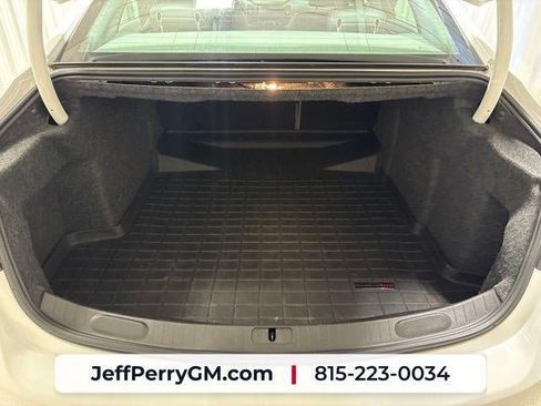 Used 2018 Chevrolet Impala LT FWD image 27
