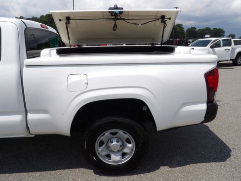 Used 2020 Toyota Tacoma SR RWD image 43