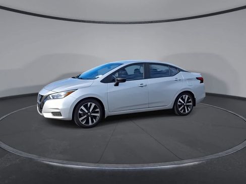 Used 2022 Nissan Versa SR image 4