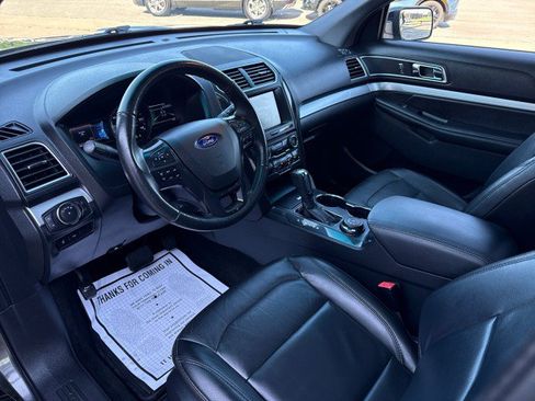 Used 2016 Ford Explorer XLT w/ Equipment Group 202A AWD/4WD image 18