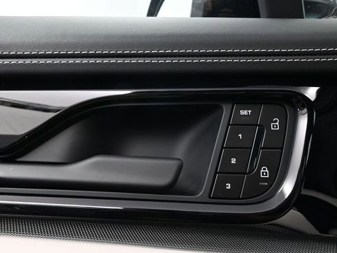 Used 2026 Porsche Panamera image 17