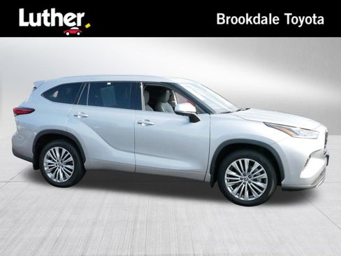 Used 2023 Toyota Highlander Platinum image 1