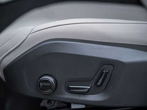 New 2026 Volvo XC90 B6 Plus w/ Protection Package Premier image 37