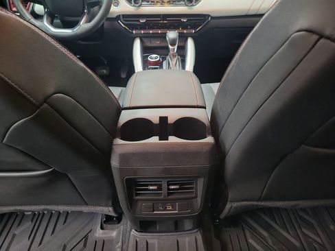 Used 2024 GMC Canyon AT4X w/ AT4X AEV Edition image 21