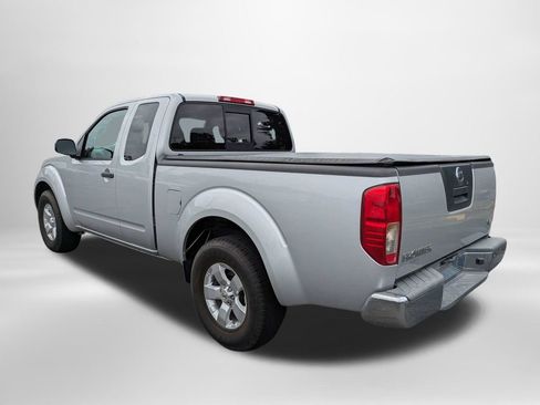Used 2012 Nissan Frontier SV RWD image 6