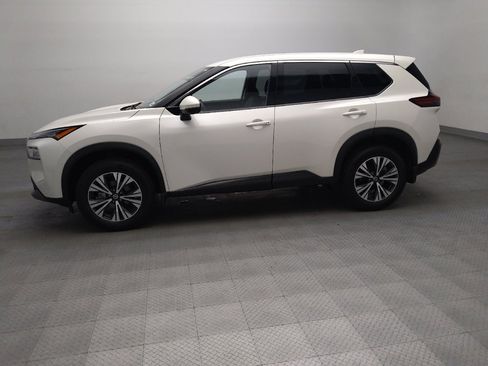 Used 2021 Nissan Rogue SV FWD image 2