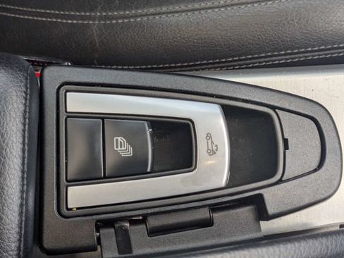 Used 2012 Mercedes-Benz SLK 350 image 28