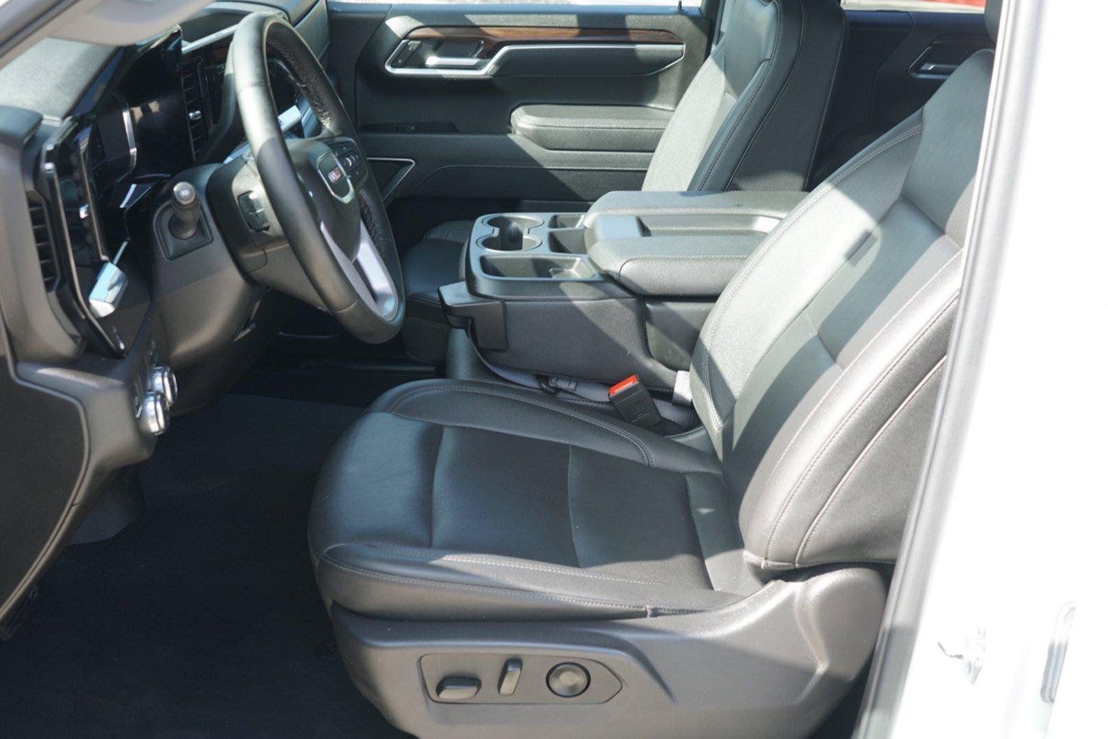 Used 2025 GMC Sierra 1500 SLT RWD image 10
