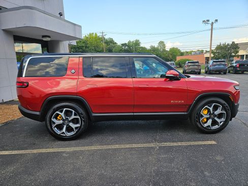 Used 2023 Rivian R1S Launch Edition Quad AWD/4WD image 5
