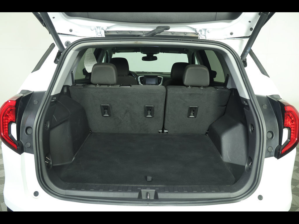 Used 2023 GMC Terrain SLE w/ Driver Convenience Package AWD/4WD image 11