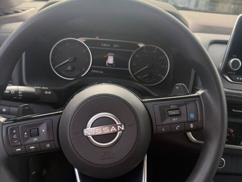 Used 2023 Nissan Rogue SV image 9