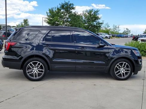 Used 2017 Ford Explorer Sport w/ Equipment Group 401A AWD/4WD image 2