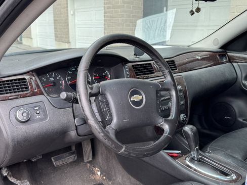 Used 2012 Chevrolet Impala LTZ FWD image 12