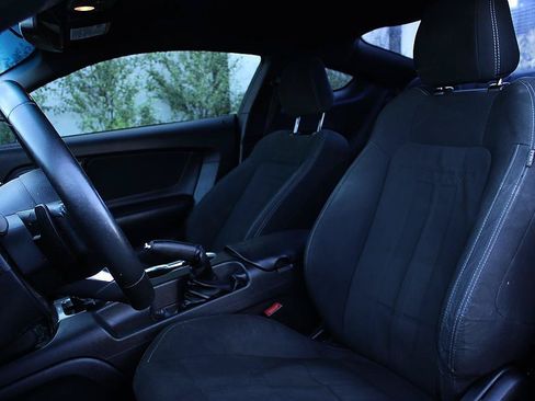 Used 2018 Ford Mustang Coupe RWD image 10