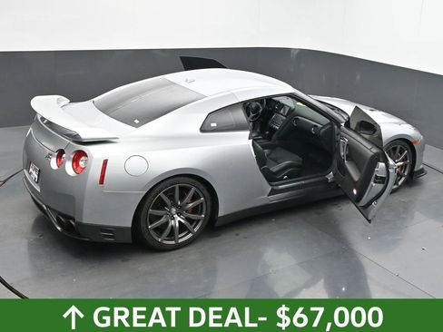 Used 2012 Nissan GT-R Premium image 68