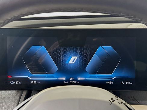 Used 2024 BMW iX xDrive50 w/ Sport Package image 15