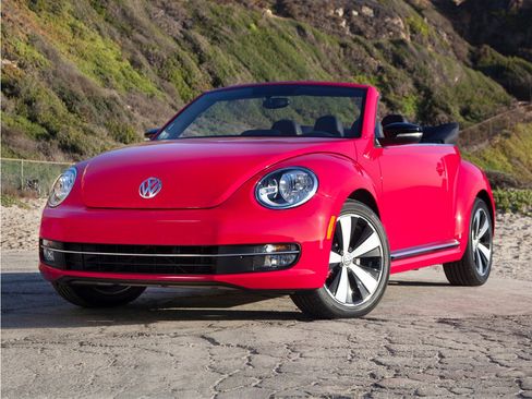 Used 2017 Volkswagen Beetle 1.8T S FWD image 2