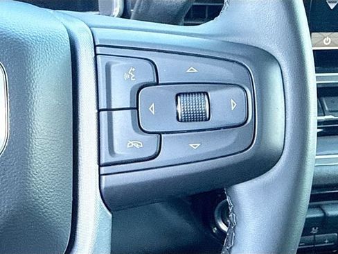 Used 2025 GMC Sierra 1500 SLT AWD/4WD image 40