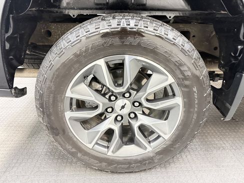 Used 2024 Chevrolet Silverado 1500 RST w/ Z71 Off-Road Package image 12