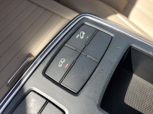 Used 2016 Mercedes-Benz GL 450 4MATIC w/ Premium I Package image 27