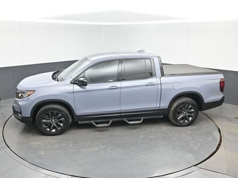 Used 2023 Honda Ridgeline Sport image 32