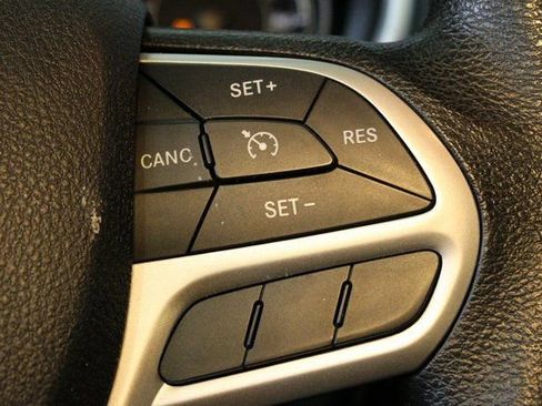 Used 2017 Jeep Cherokee Sport image 22