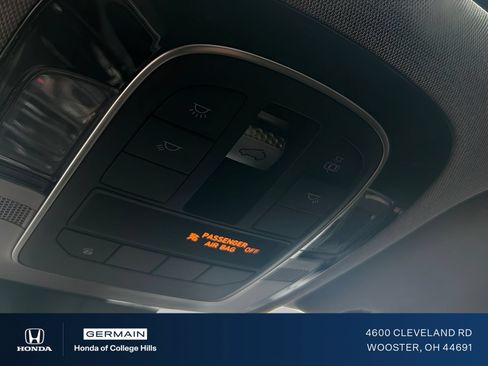 Used 2021 Hyundai Santa Fe Limited AWD/4WD image 22